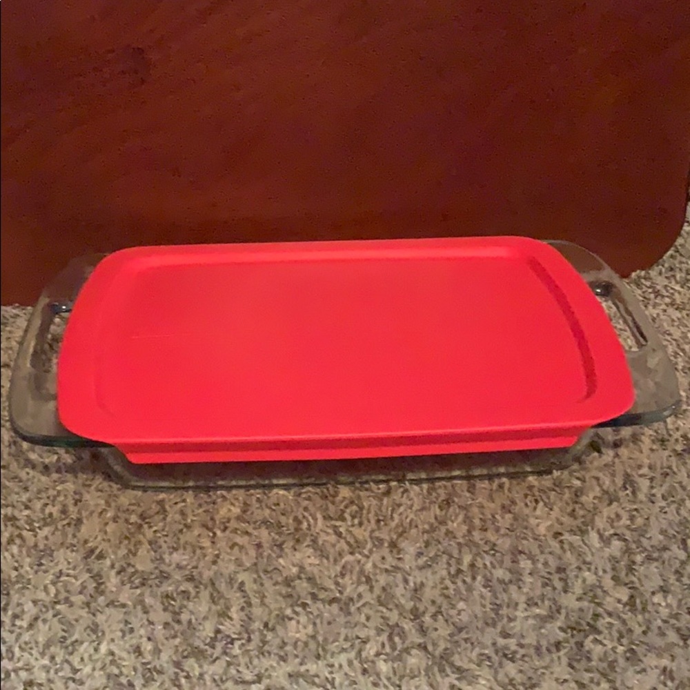 Pyrex 9x13 Glass Baking Dish w/Lid